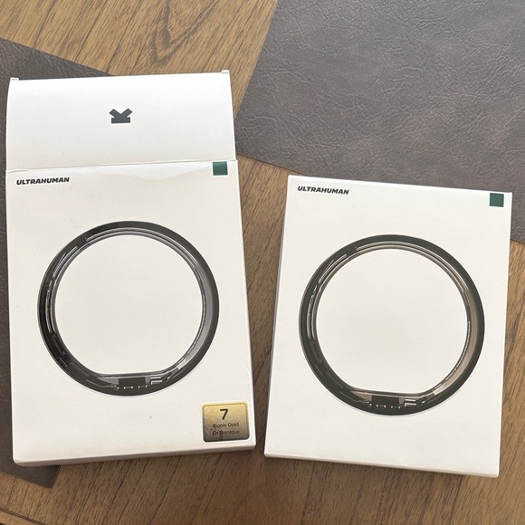 Ultrahuman Bionic Gold Wearable Ring - Picture 2 of 6